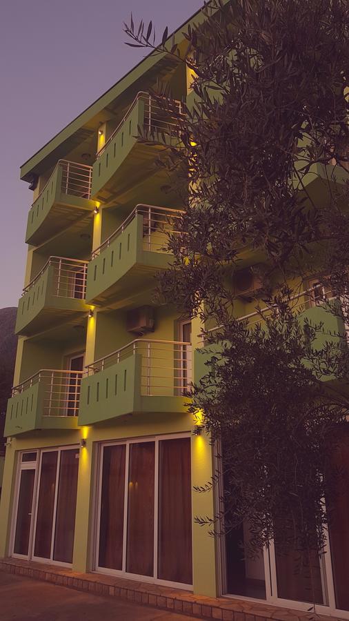 Ferienwohnung Green Dolphin Bar Exterior foto